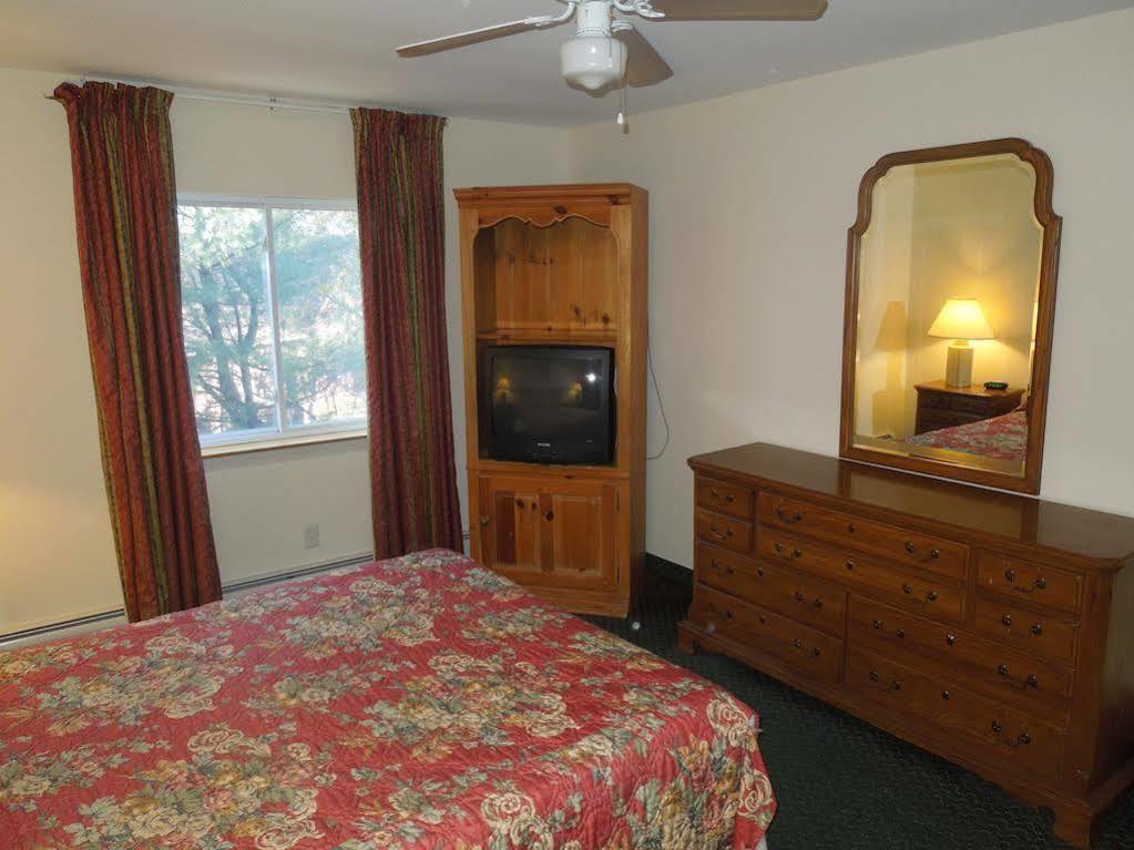 Baymont By Wyndham Essex Burlington Area Hotel Kültér fotó