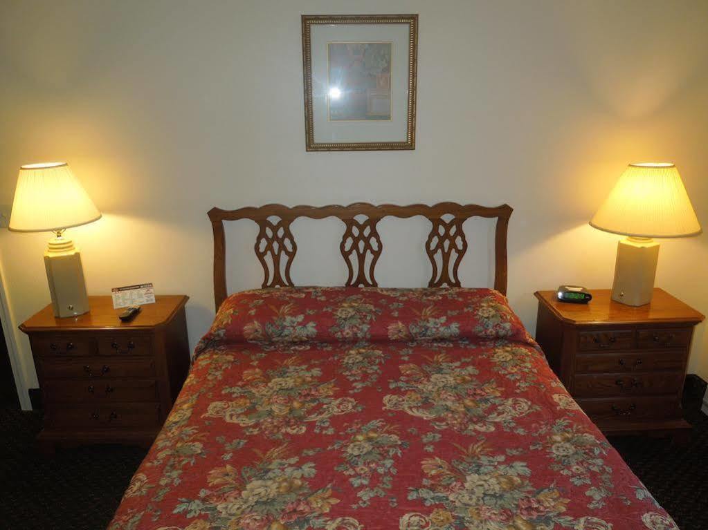 Baymont By Wyndham Essex Burlington Area Hotel Kültér fotó