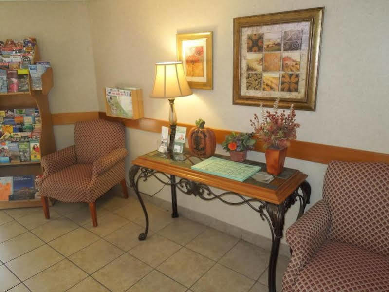 Baymont By Wyndham Essex Burlington Area Hotel Kültér fotó
