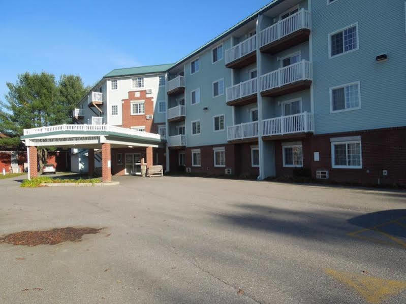 Baymont By Wyndham Essex Burlington Area Hotel Kültér fotó