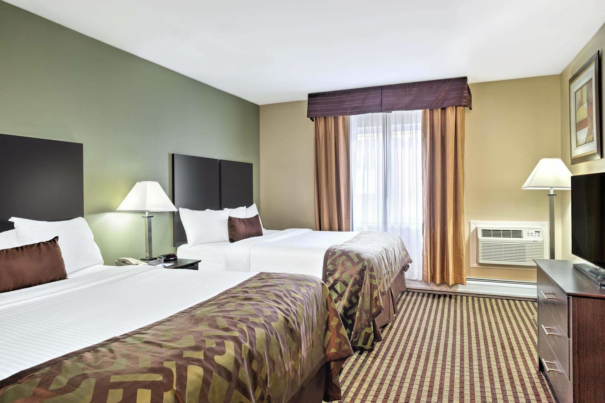 Baymont By Wyndham Essex Burlington Area Hotel Kültér fotó