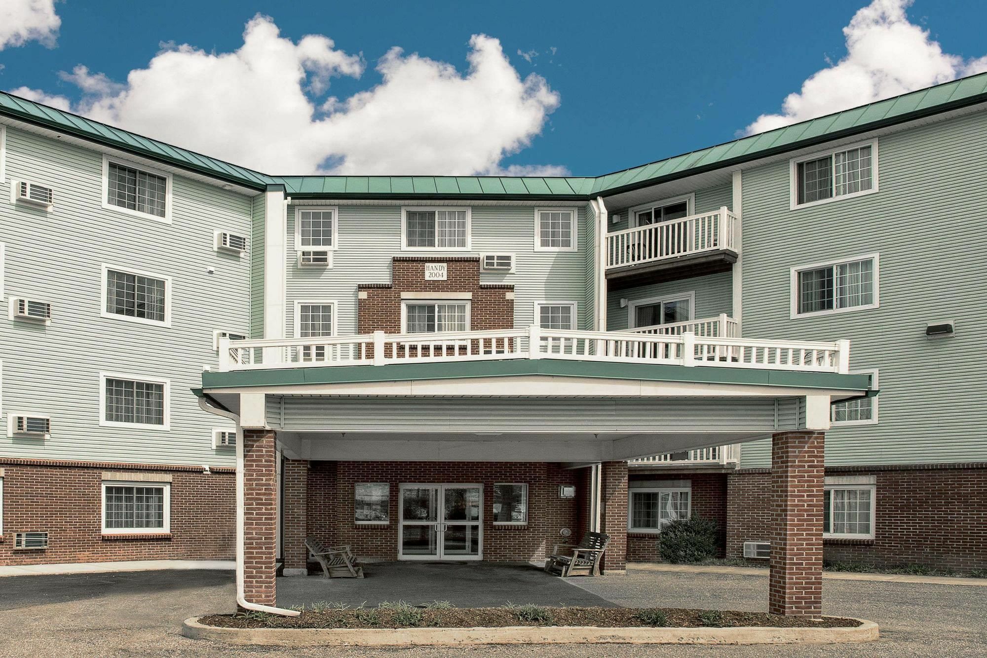 Baymont By Wyndham Essex Burlington Area Hotel Kültér fotó