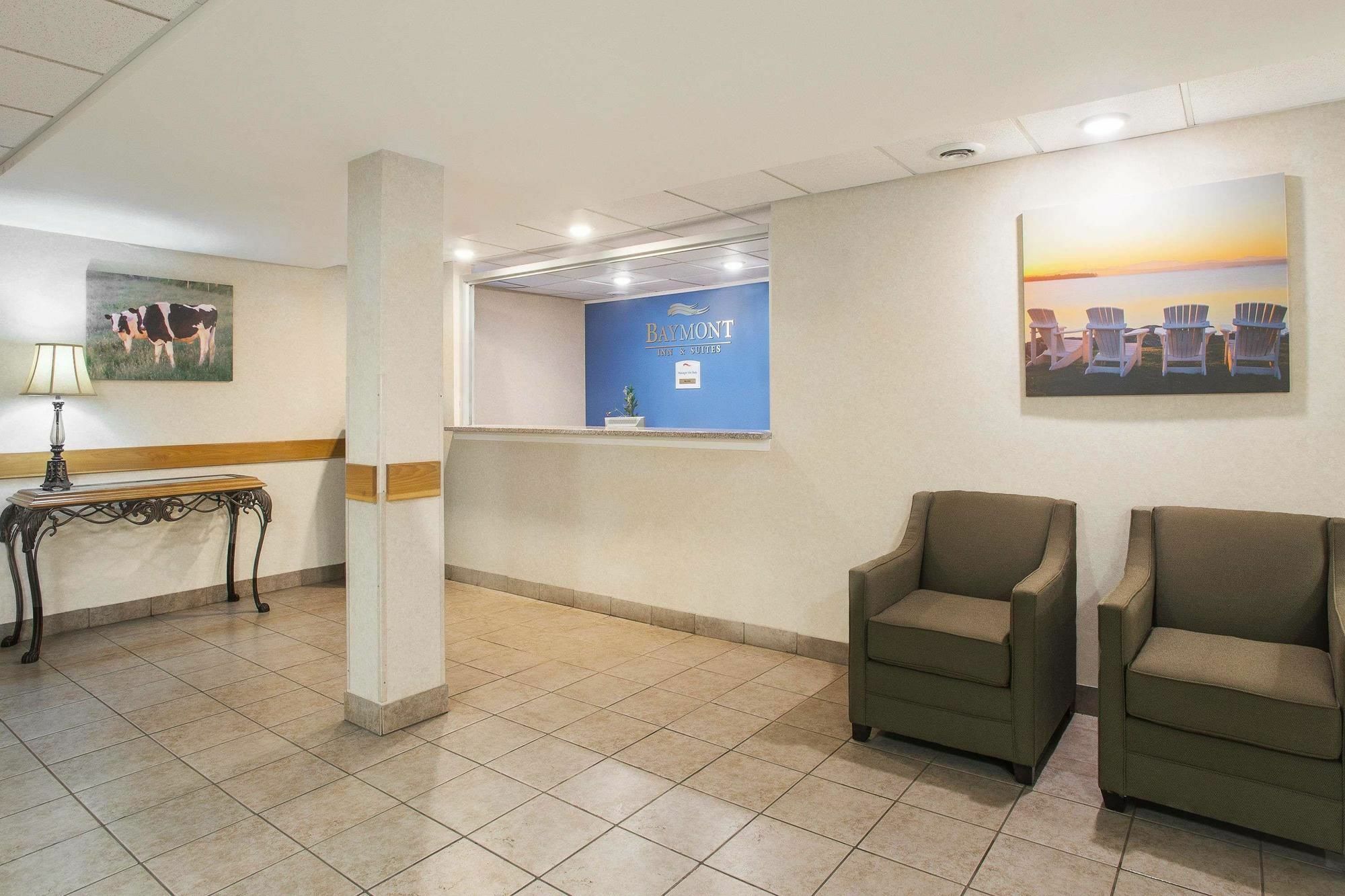 Baymont By Wyndham Essex Burlington Area Hotel Kültér fotó